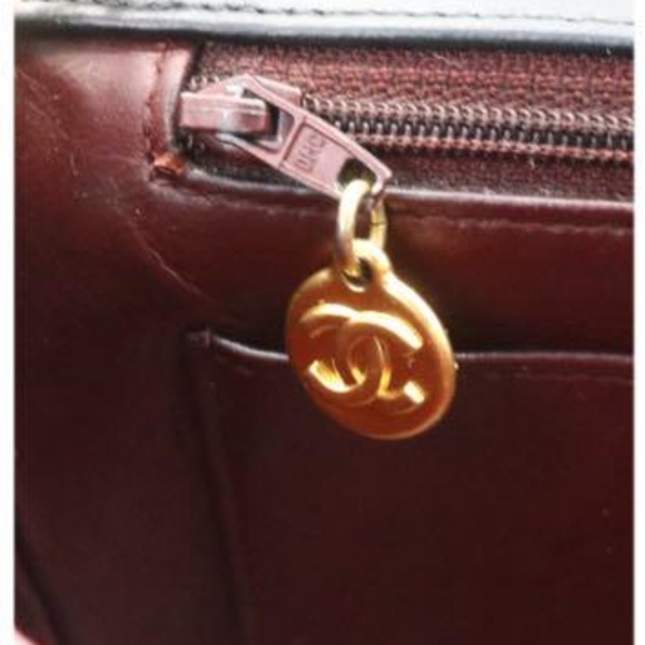 Chanel Lambskin Diana Bag - Picture 10 of 10